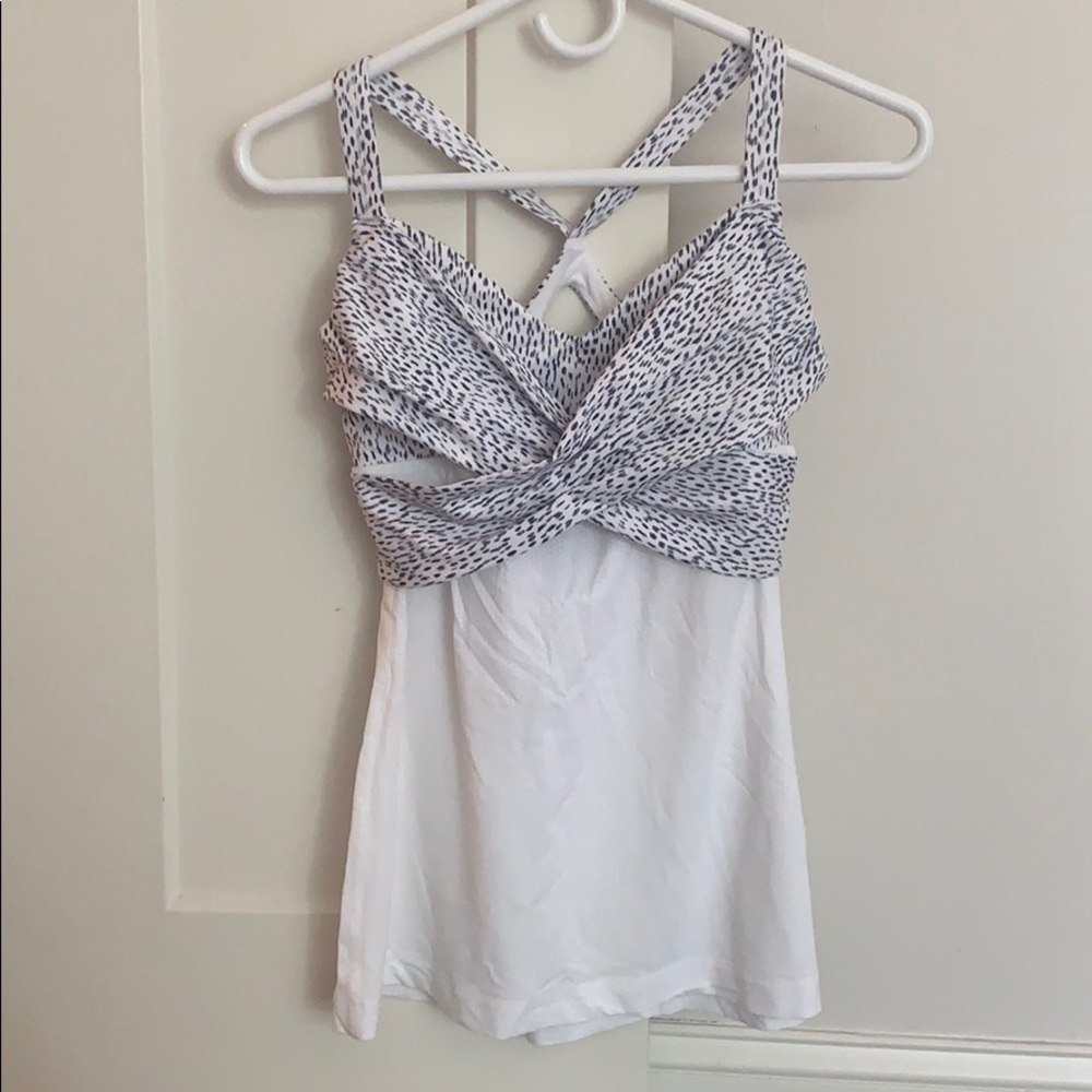 Lululemon tank *never worn* size 6